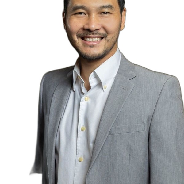 Senior Pastor Isaac Ling